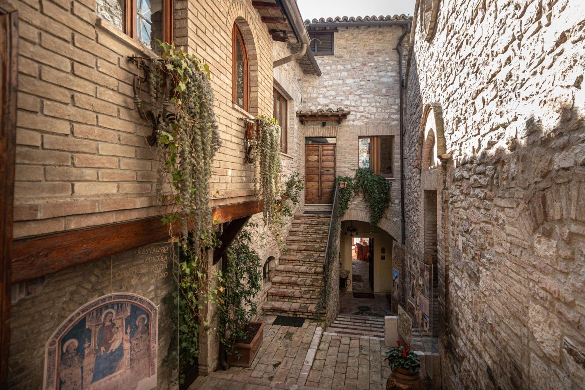 Residenza D'Epoca San Crispino Aparthotel Assisi Ngoại thất bức ảnh